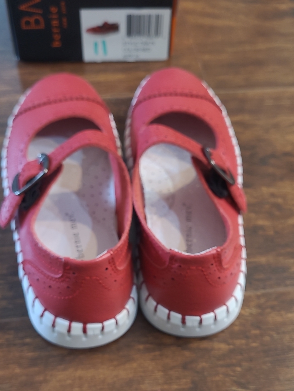 Bernie Mev Girls Red Leather Mary Jane with Memory Foam Size 13/31 Holiday - Picture 3 of 8